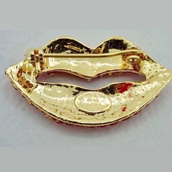Vintage OTC Brand Red Rhinestone and Gold Lip Pin 1960’s - Picture 7 of 8